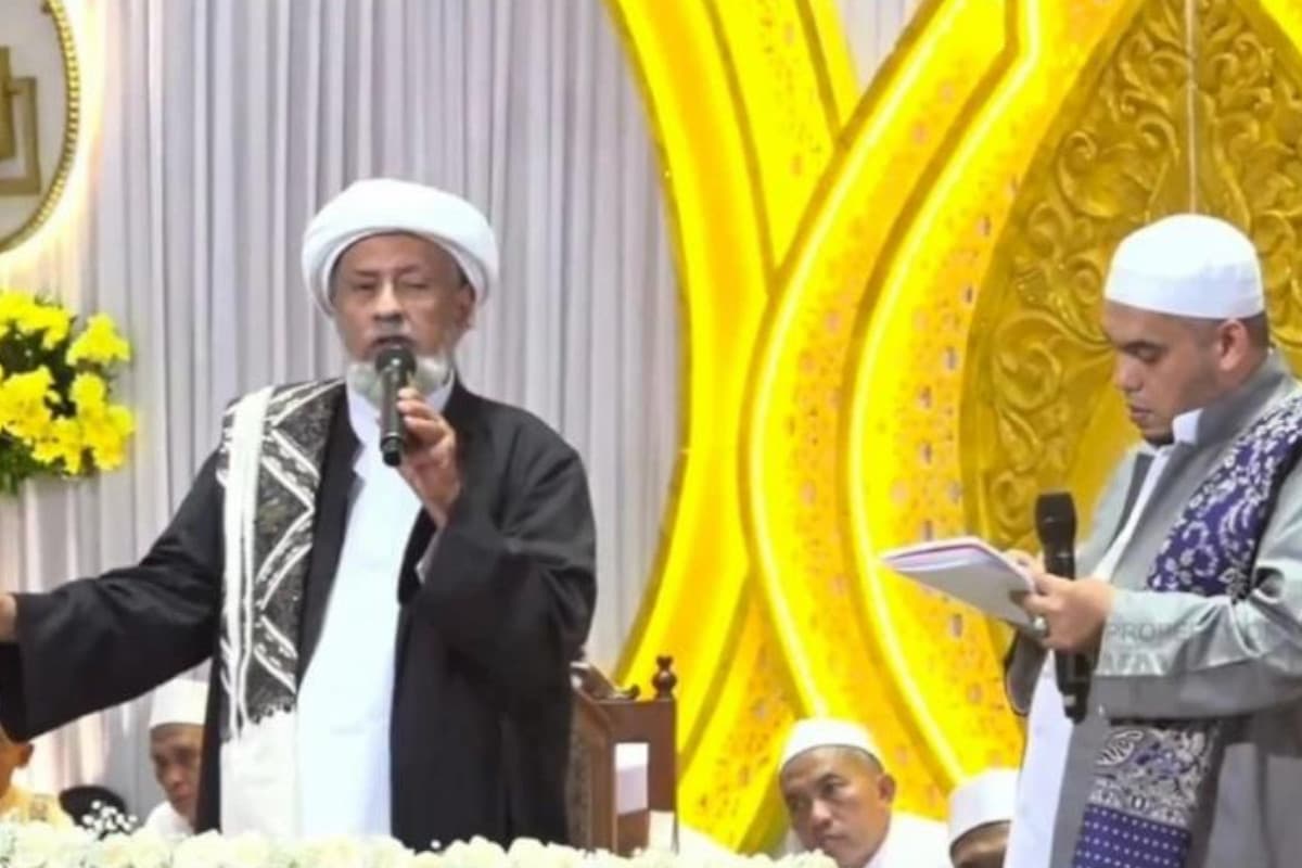 Menuju Surabaya Hadiri Haul KH Asrori, Mufti Syafi’iyah Makkah Al Habib Umar Al-Jailani Wafat di Pesawat